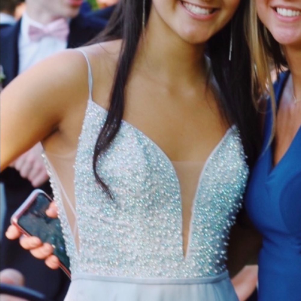 La Femme Prom Dress - Picture 3 of 7
